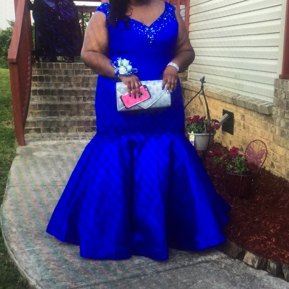 Plus size prom/formal dresss